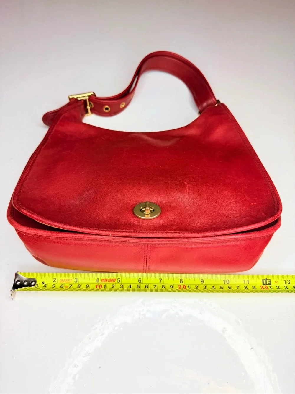 COACH VINTAGE  LEGACY CRESCENT RED LEATHER SADDLE BAG 9718 90s Purse - Picture 6 of 11